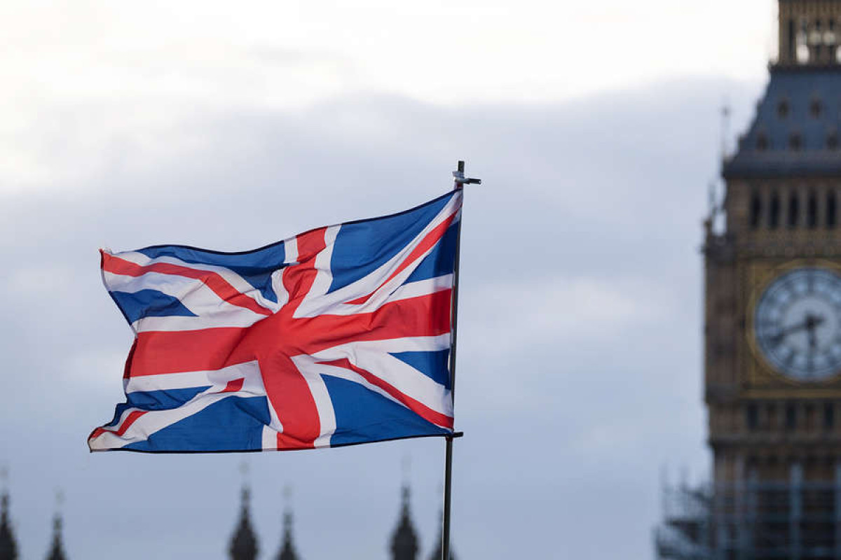 Britaniya bir sıra işçilərə viza qaydalarını sadələşdirib