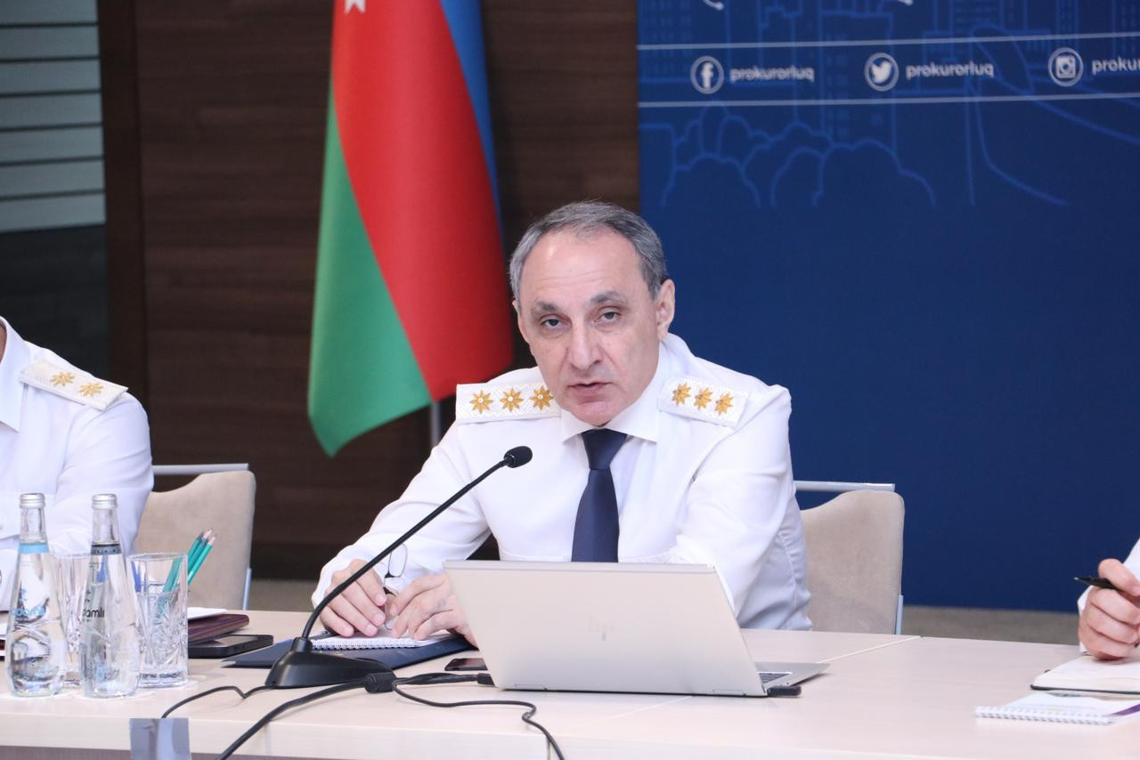Kamran Əliyev əməliyyat müşavirəsi keçirdi - FOTOLAR 3 Baş prokuror yanında Korrupsiyaya qarşı Mübarizə Baş İdarəsində əməliyyat müşavirəsi keçirilib