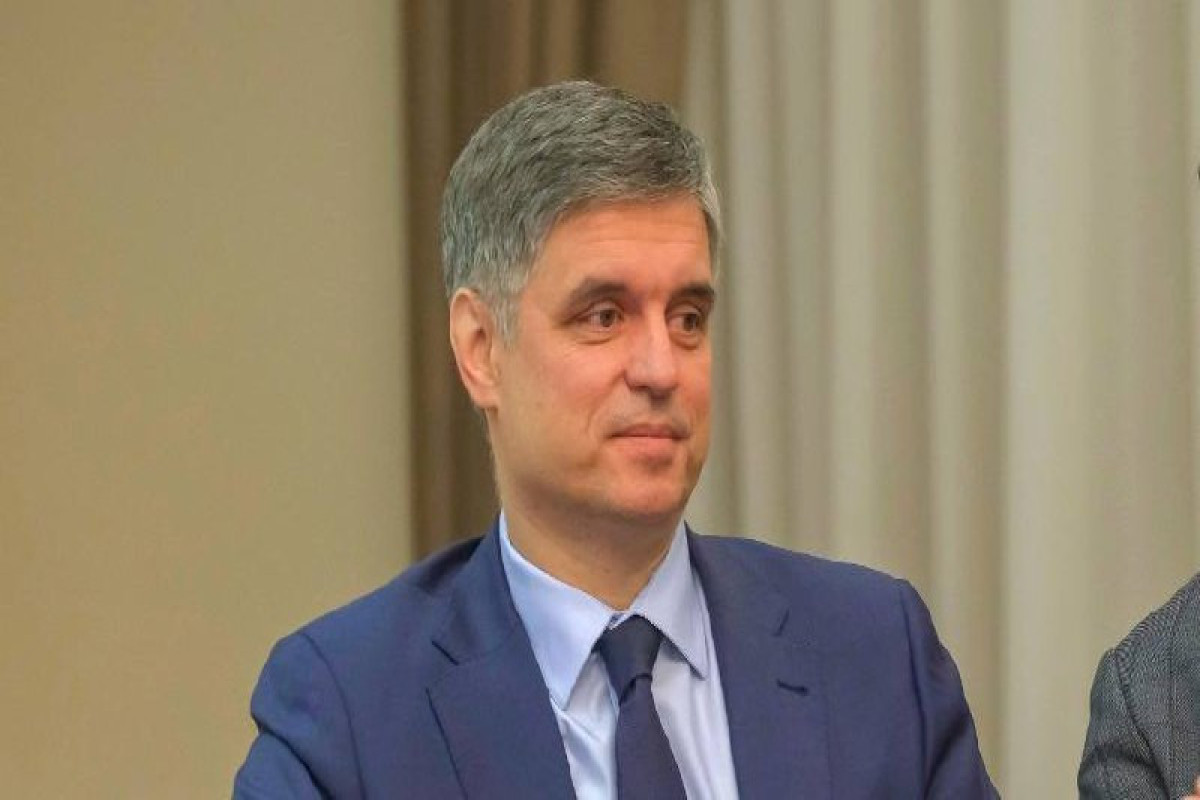 Zelenski Ukraynanın Britaniyadakı səfirini vəzifəsindən azad edib