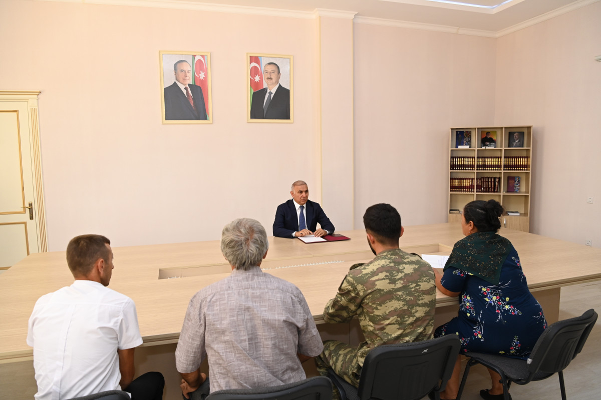 “Azərişıq” ASC-nin sədri Ağdamda vətəndaşları qəbul edib