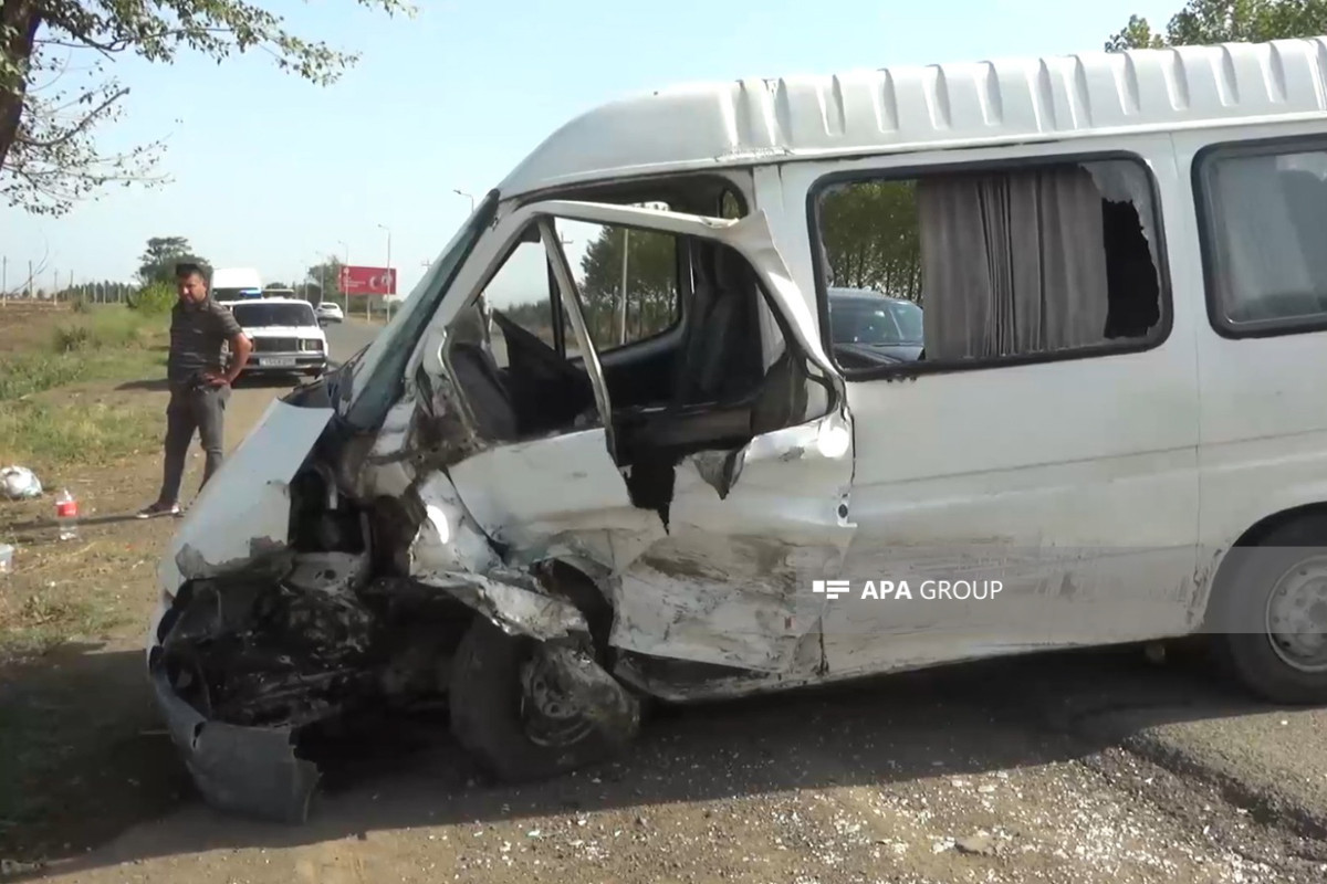 Cəlilabadda mikroavtobusla minik maşını toqquşub, 8 nəfər xəsarət alıb - FOTO  - YENİLƏNİB-1 