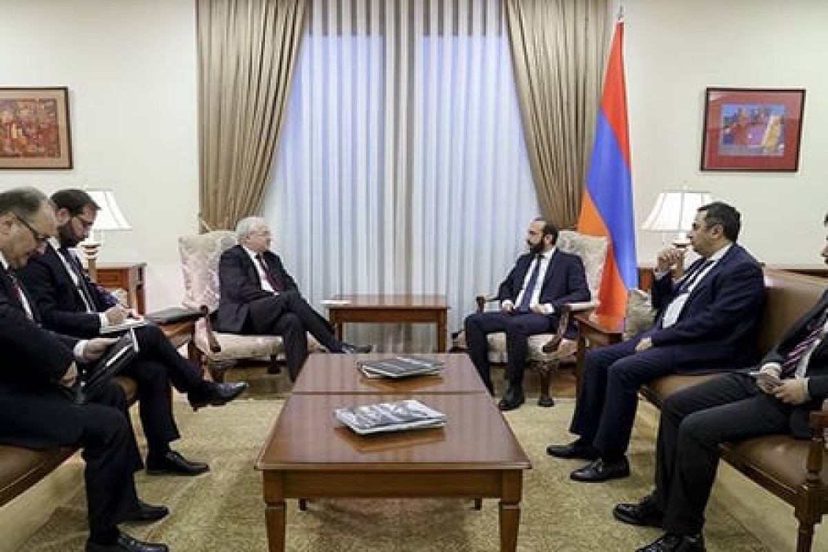 Mirzoyan Xovayevlə regional məsələləri müzakirə edib