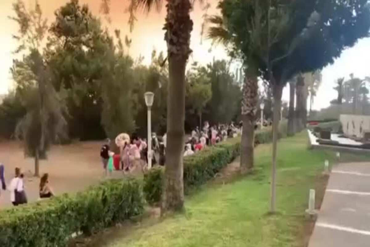 Yunanıstanda Rodos adasında meşə yanğını hotellərə çatıb, minlərlə turist təxliyə edilib - YENİLƏNİB 