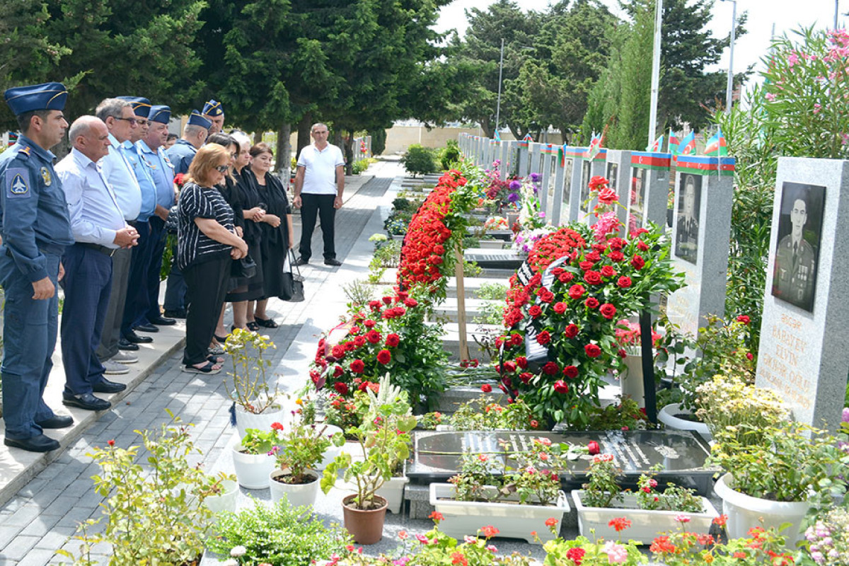 Şəhid hərbi pilot Rəşad Atakişiyevin məzarı ziyarət edilib - FOTO 