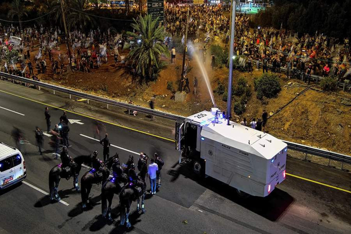 KİV: İsraildə aksiya zamanı 10 polis yaralanıb