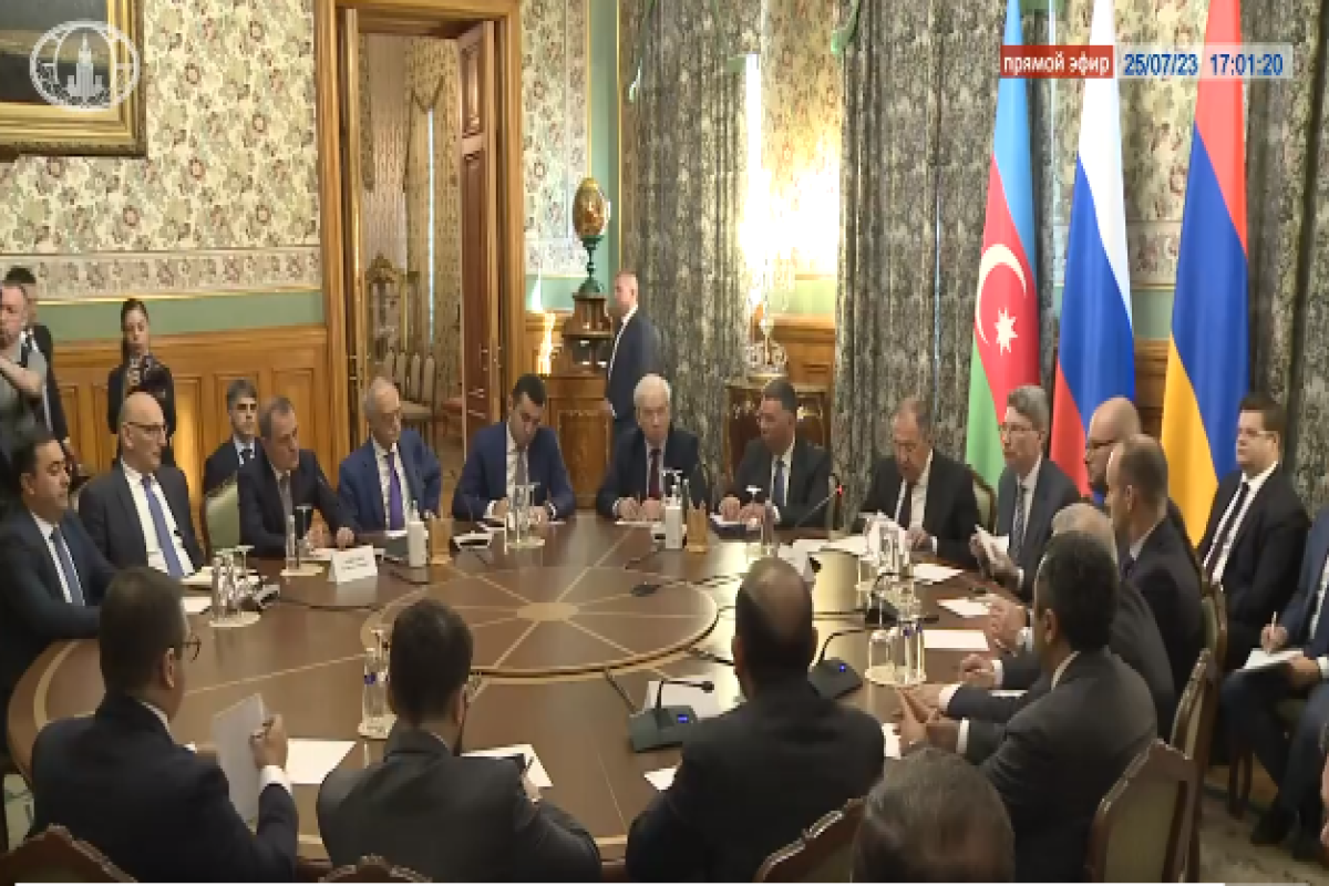 Rusiya, Azərbaycan və Ermənistan XİN rəhbərlərinin görüşü başa çatıb - YENİLƏNİB 