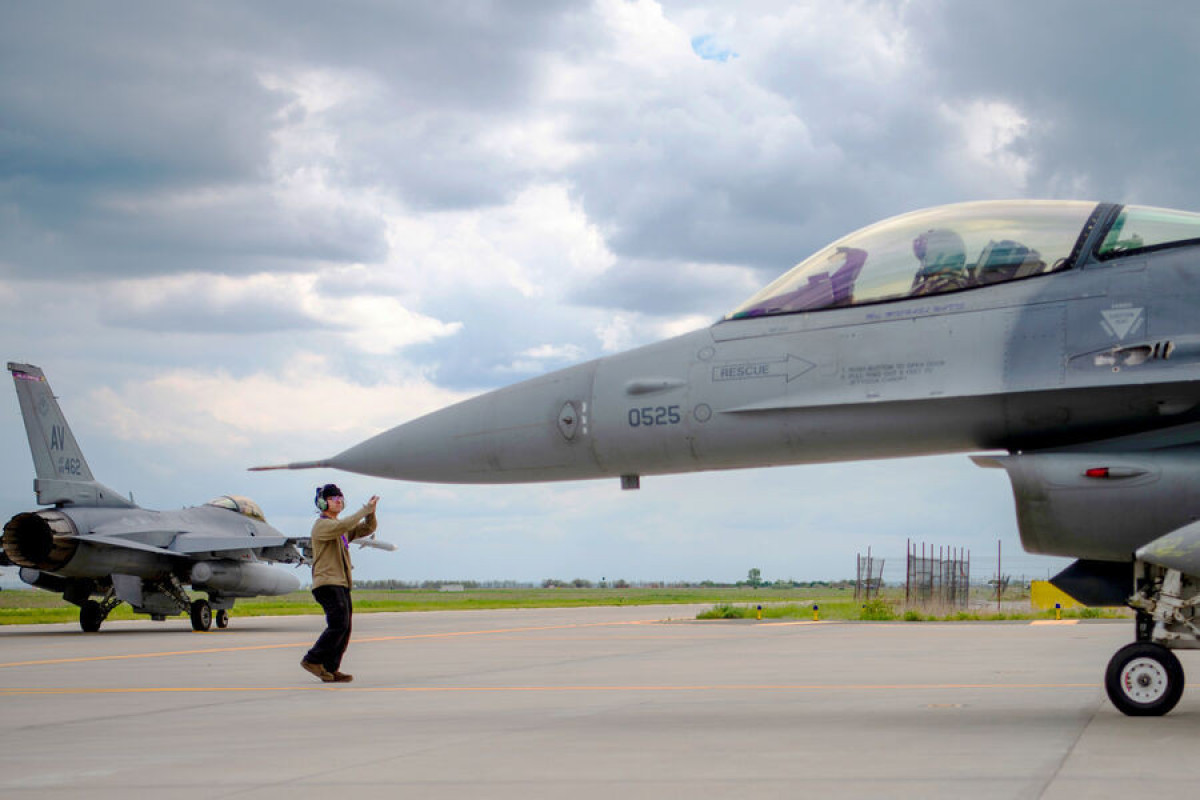 KİV: Qərb ukraynalı pilotlar üçün F-16-da təlim planı ilə bağlı razılığa gələ bilmir