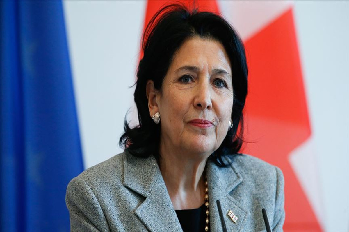 Zurabişvili işğal altındakı Abxaziyada Suxumi aeroportunun Rusiyaya verilməsi qərarını pisləyib
