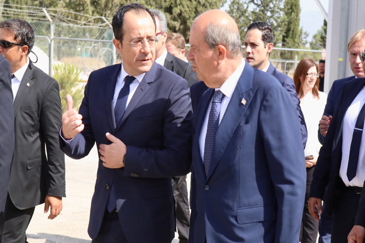 Kiprin yunan və türk liderləri itkin düşmüş şəxslərə aid laboratoriyanı ziyarət edib - FOTO 