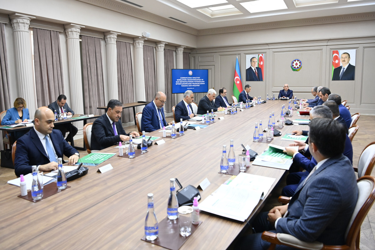 Nəqliyyatı Əlaqələndirmə Şurasının iclası keçirilib, Bakının tıxac problemi müzakirə olunub