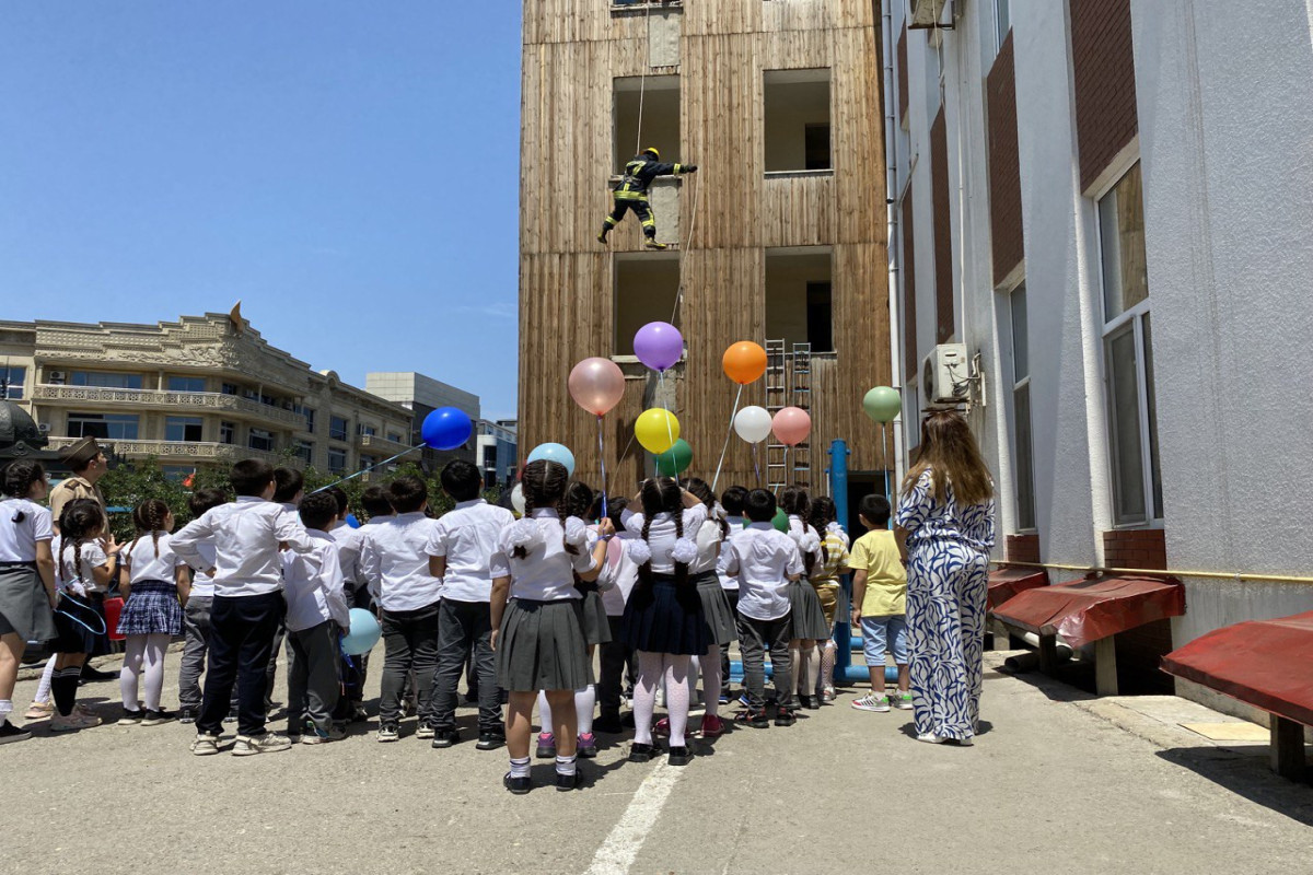 FHN Uşaqların Beynəlxalq Müdafiəsi Günü ilə bağlı “açıq qapı” günü keçirib - FOTO 
