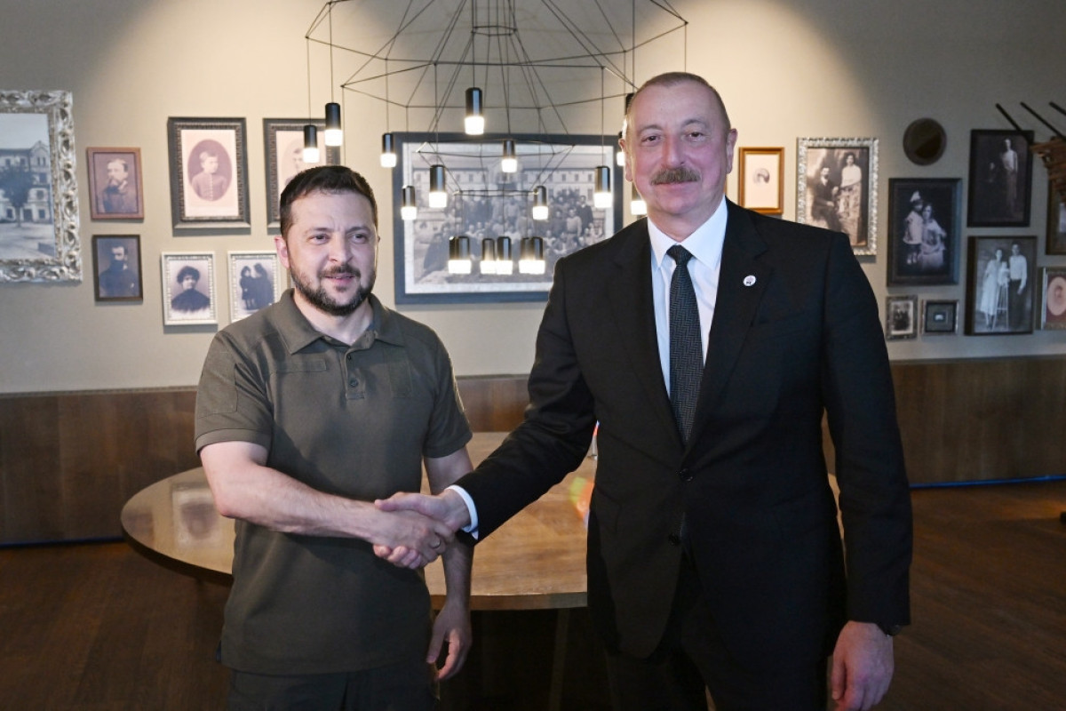 Зеленский поблагодарил Азербайджан за гуманитарную помощь