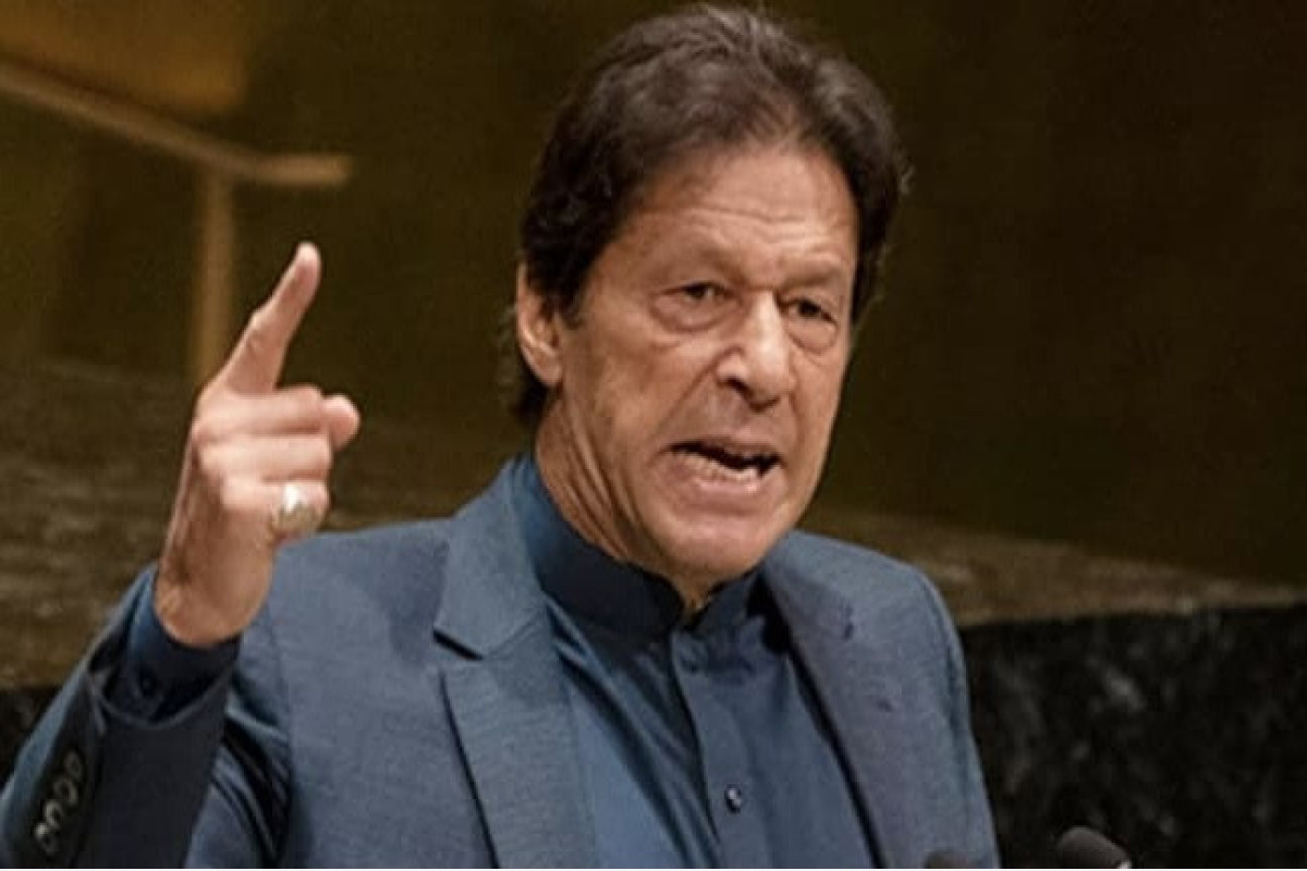 Имран Хан требует компенсации от главы Национального бюро отчетности Пакистана