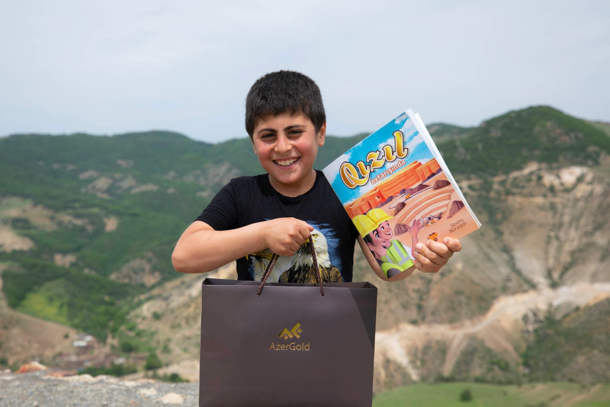 ЗАО «AzerGold» провело в Дашкесане очередную акцию для детей «Книжка в подарок»