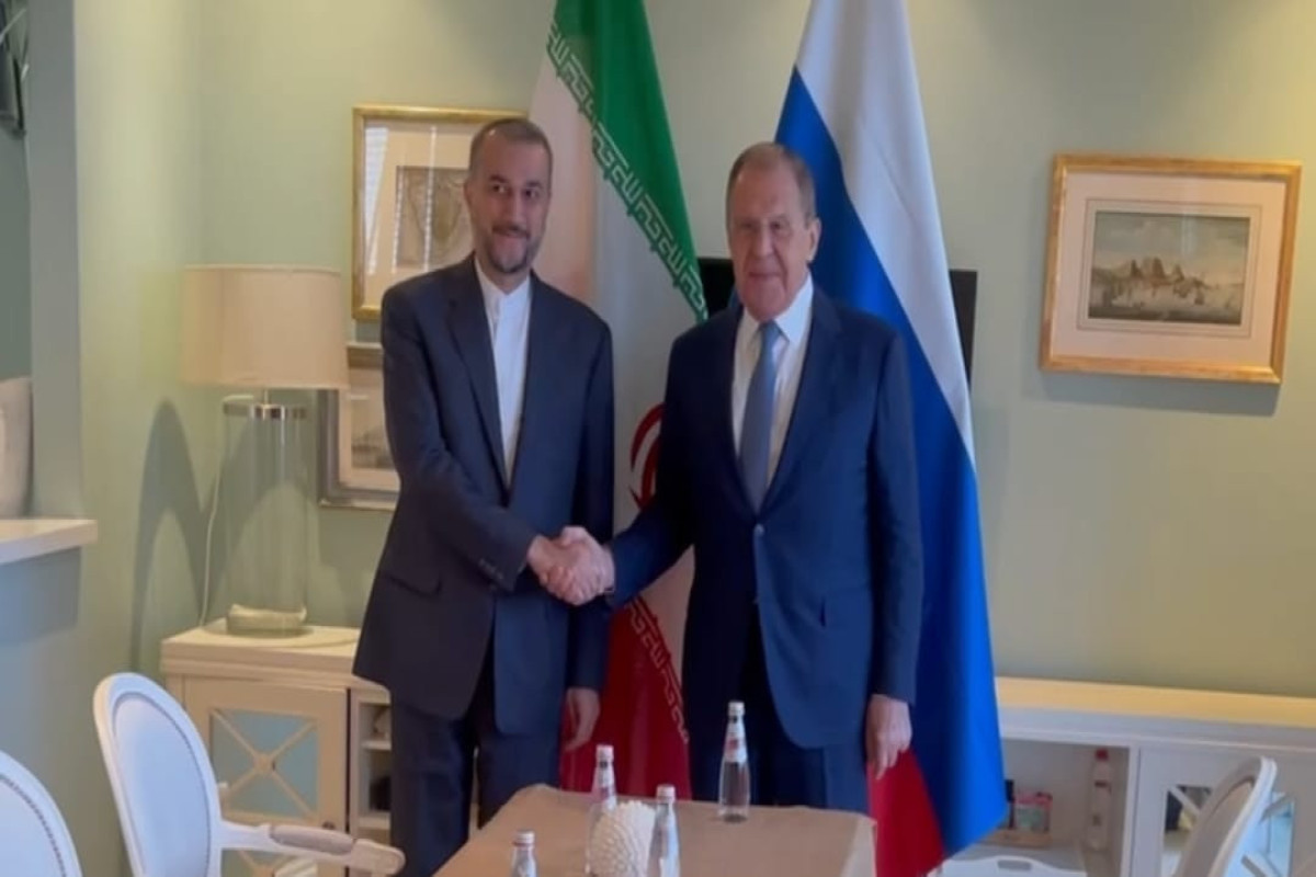 Russian and Iranian FMs meet