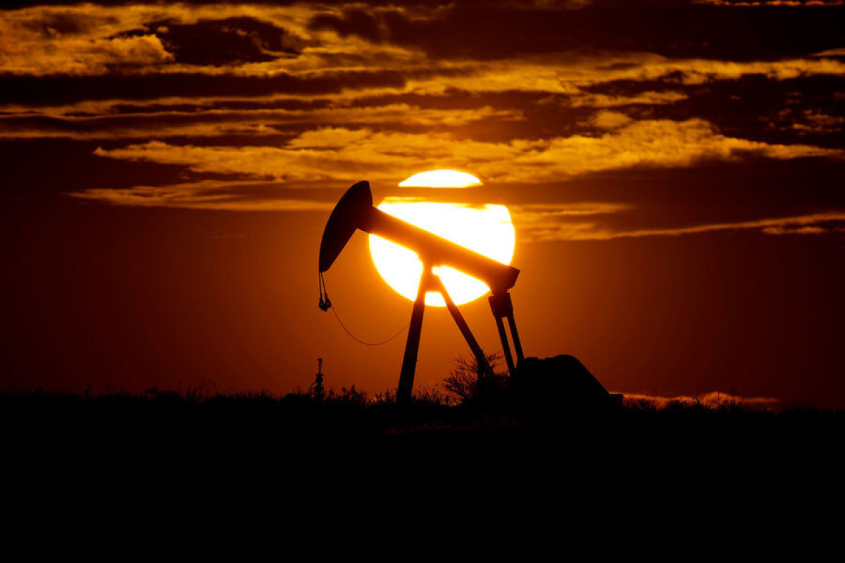 Саудовская Аравия с июля на месяц дополнительно сократит добычу нефти на 1 млн б/с