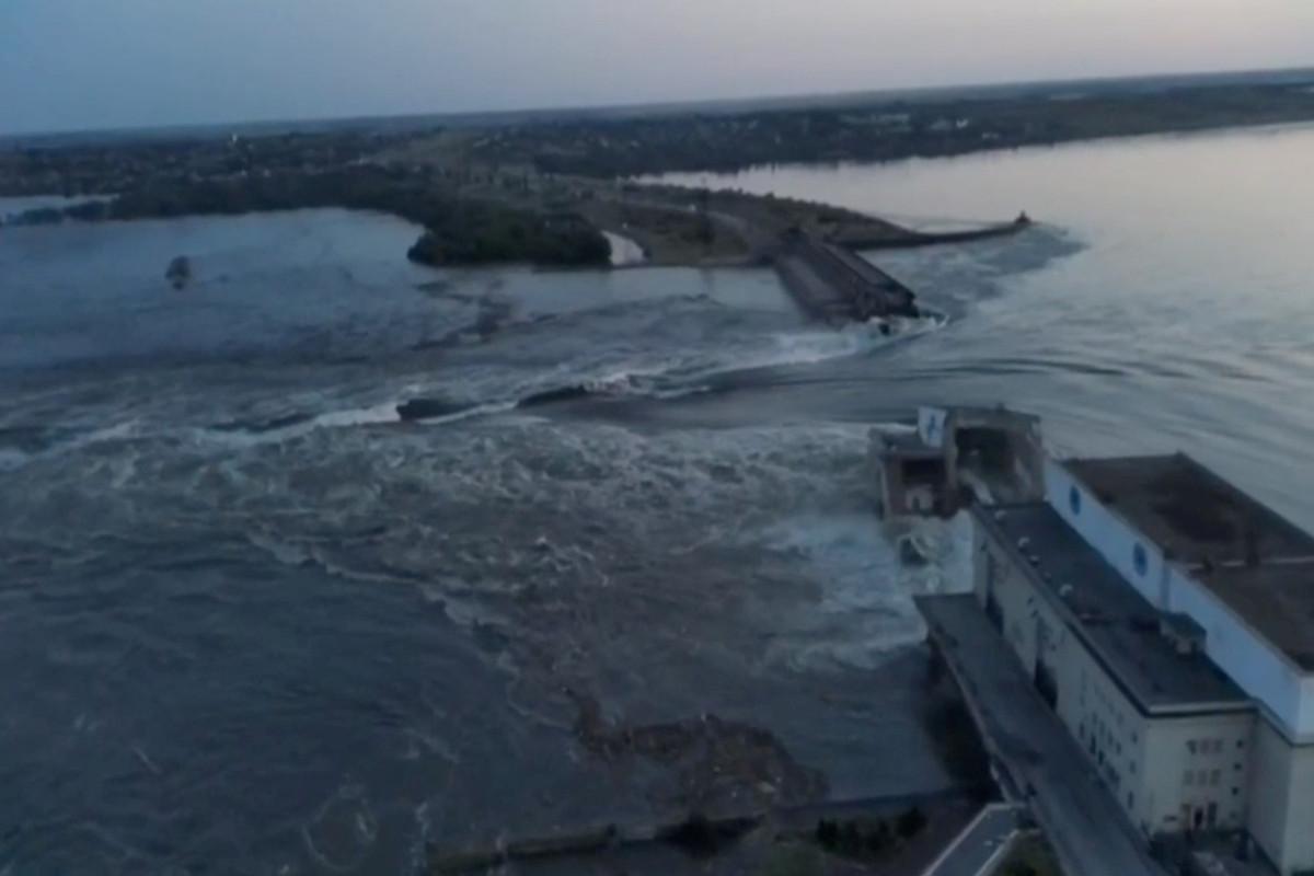 War zone villagers flee after massive Ukraine dam destroyed