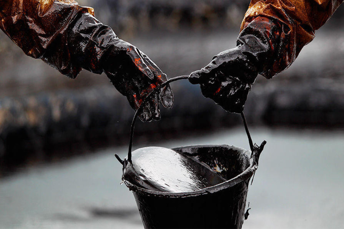 Azerbaijani oil slightly dropped on world market
