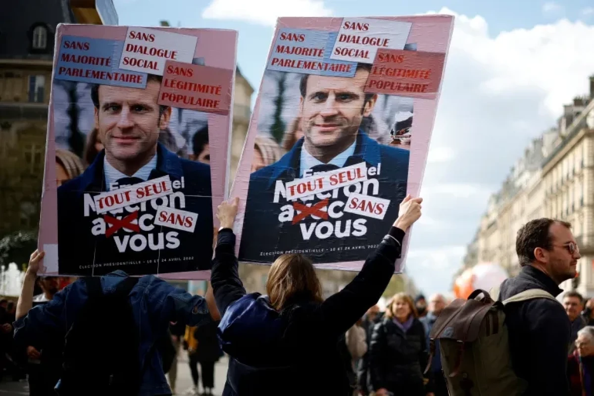 Fransa parlamentinin sədri pensiya islahatlarının ləğvinin qarşısını alacağını deyib