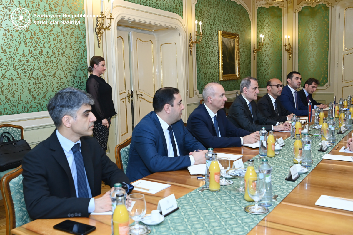 Джейхун Байрамов встретился с премьер-министром Словакии
