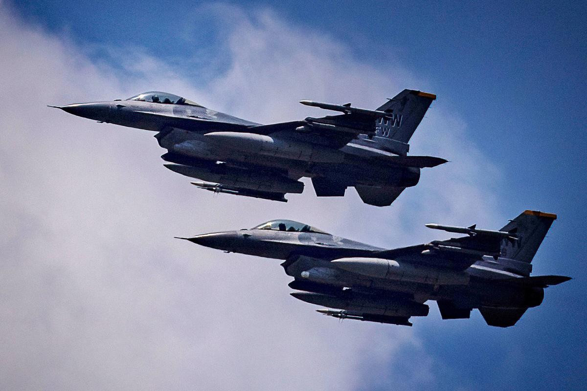 В Германии заявили, что могут предложить аэродромы для обучения украинских пилотов на F-16