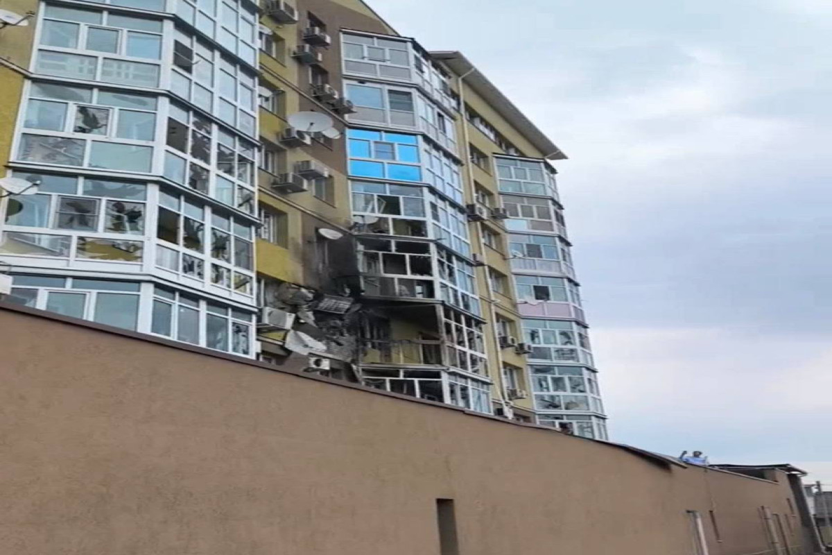Rusiyada yaşayış binasına PUA düşüb, iki nəfər yaralanıb