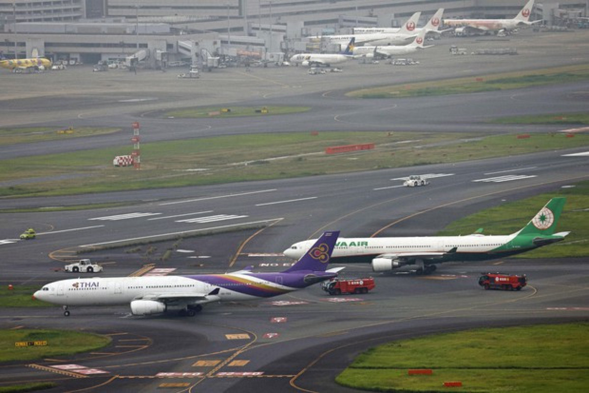 One runway closed at Tokyo
