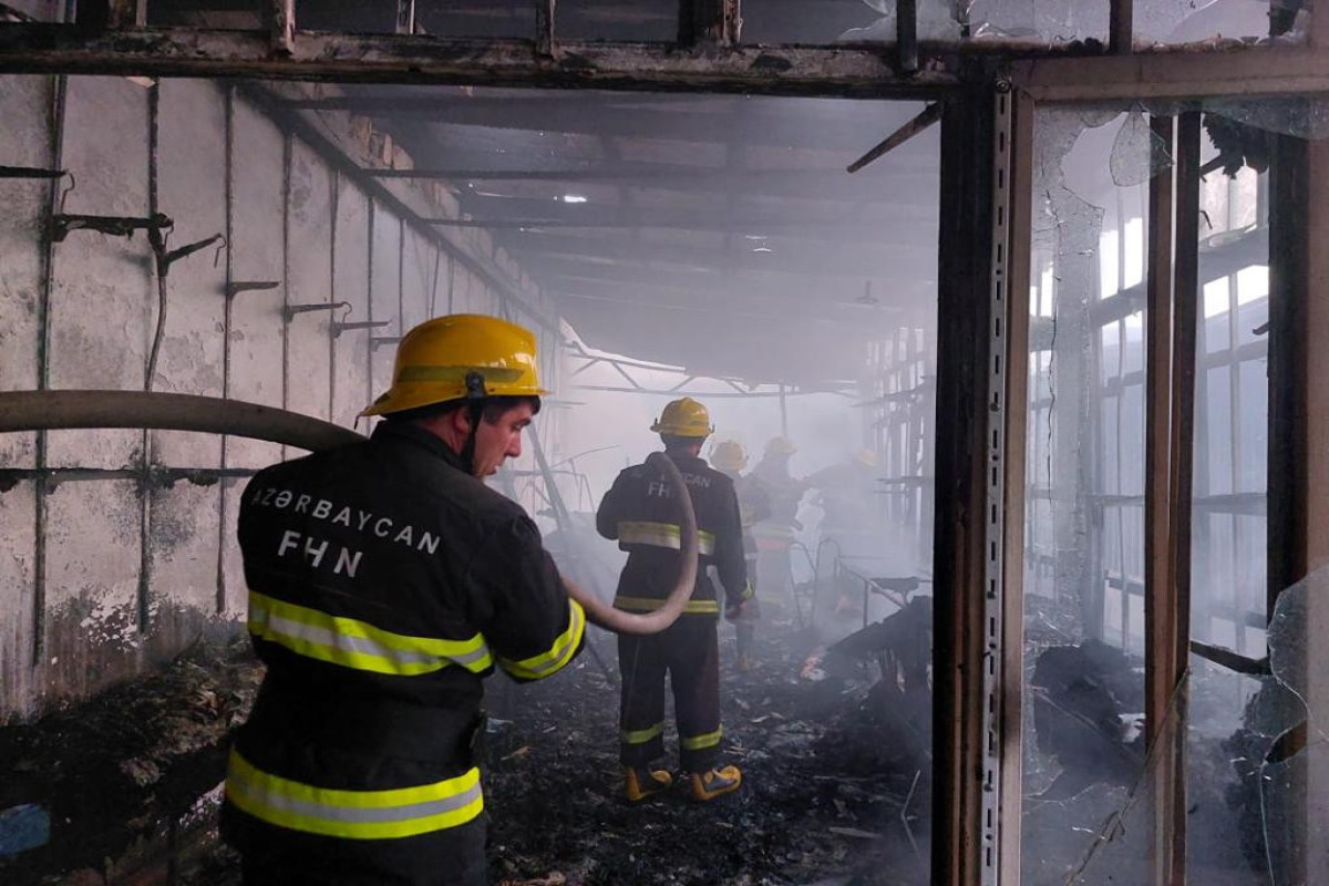 FHN: Bərdədə “Köhnə bazar” adlanan ərazidə 26 mağaza yanıb - YENİLƏNİB-1  - VİDEO 