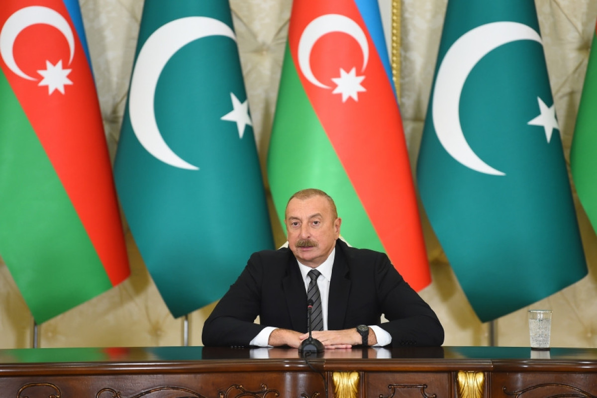 Prezident: Bakı ilə İslamabad arasında uçuşların sayı artırılacaq