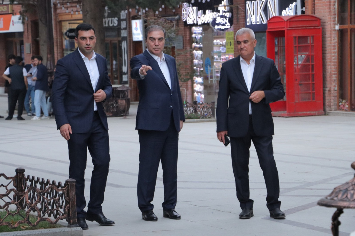 Niyazi Bayramov Cavadxan küçəsində aparılan geniş abadlıq və quruculuq işləri ilə yerində tanış olub - FOTO 