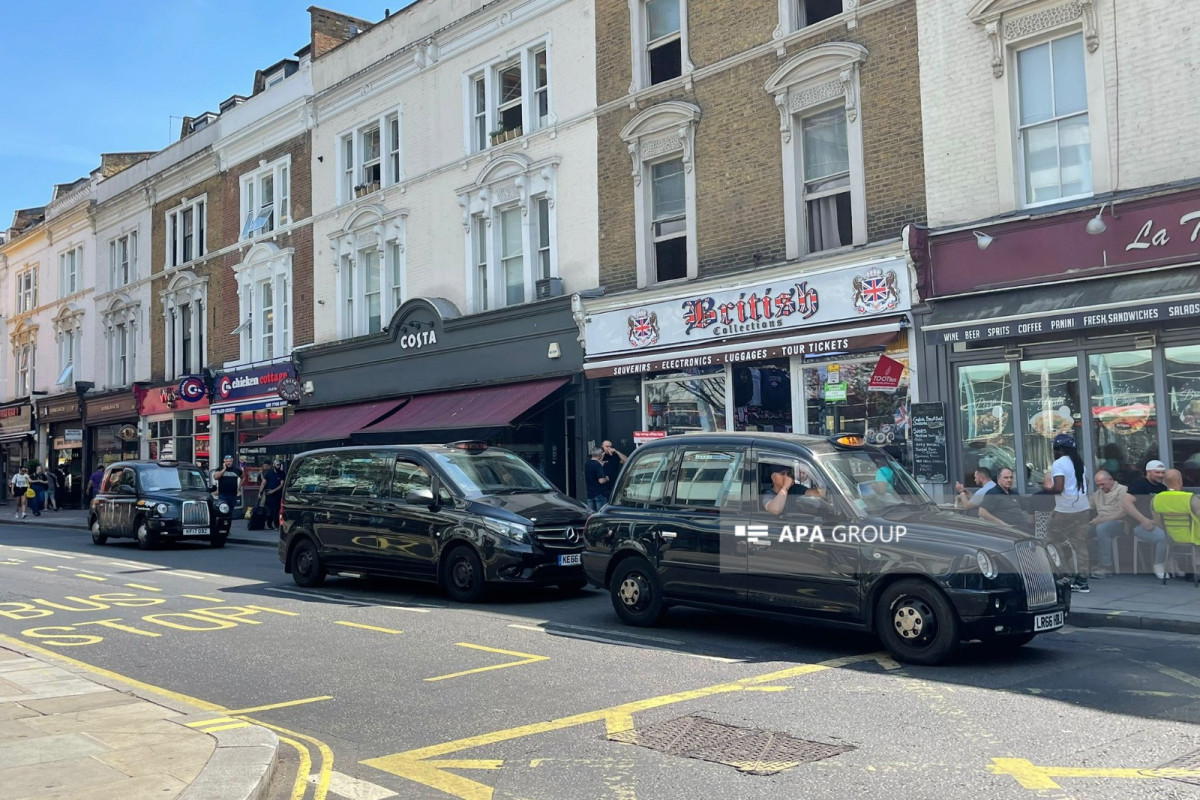 Londonda taksi sürücüsü olmaq: təhsil almalı, şəhəri yaxşı tanımalısan - REPORTAJ 