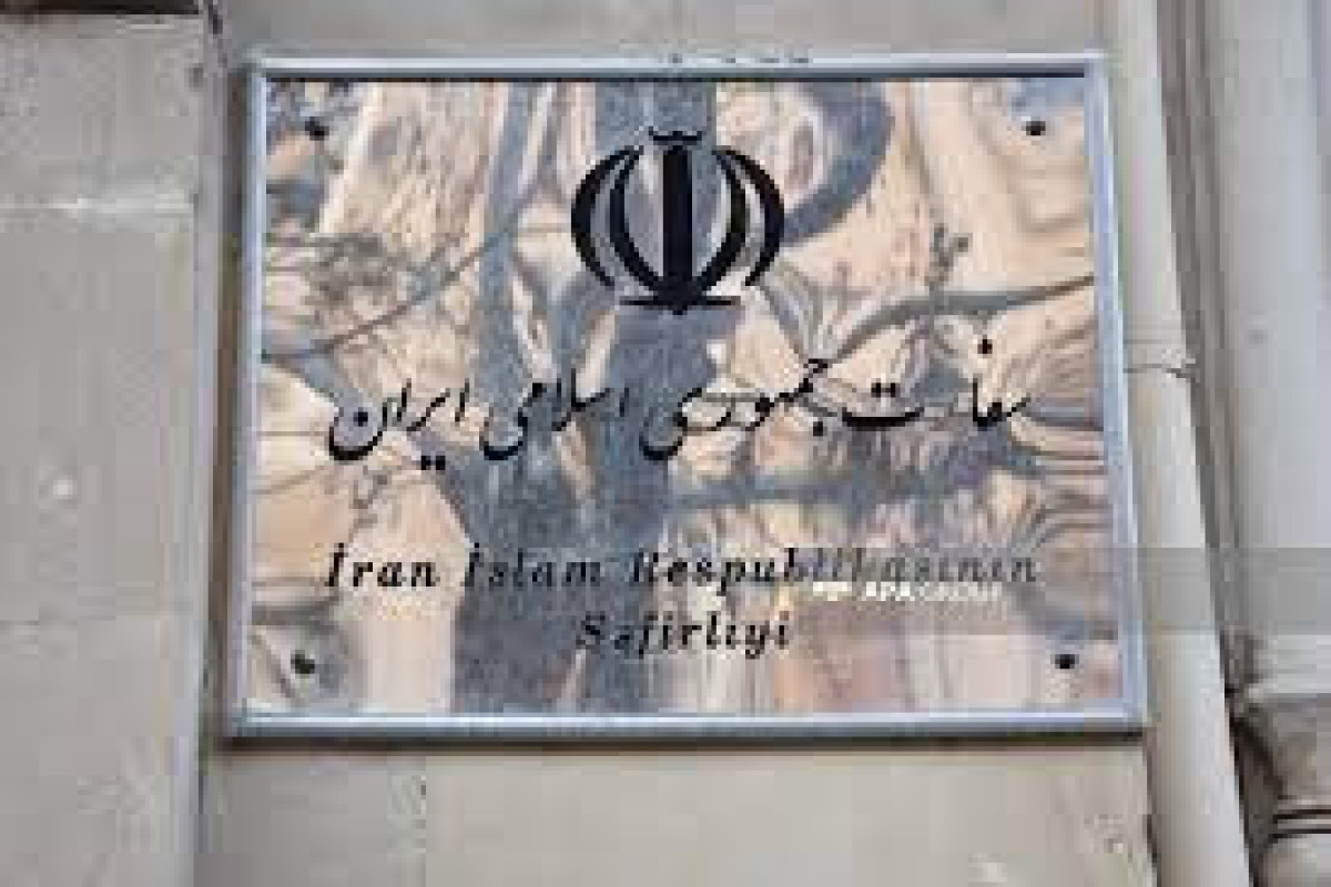 Azerbaijan stops issuing visas to Iranian citizens at int