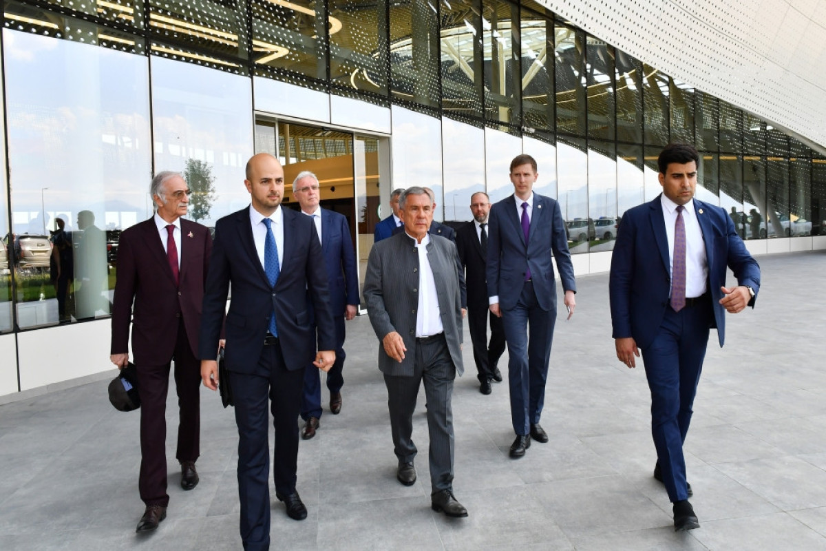 Tatarıstanın Rəisinə Şərqi Zəngəzur iqtisadi rayonunda görülən işlər barədə məlumat verilib