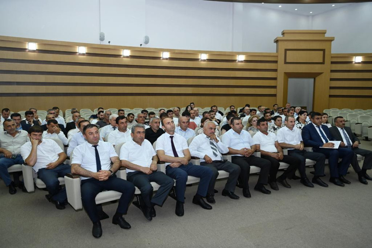 “Azərişıq” nümayəndələri Zaqatalada sahibkarla görüşüb