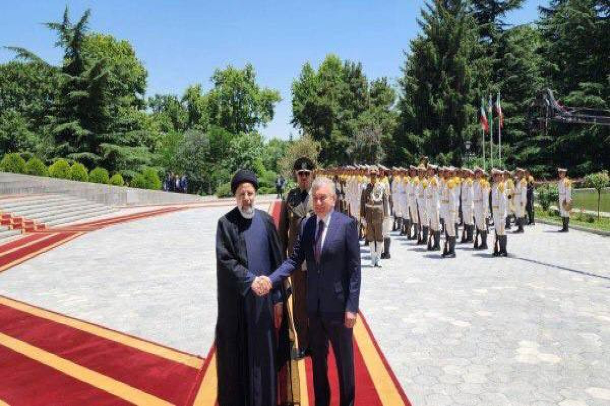 Özbəkistan və İran prezidentləri görüşüb