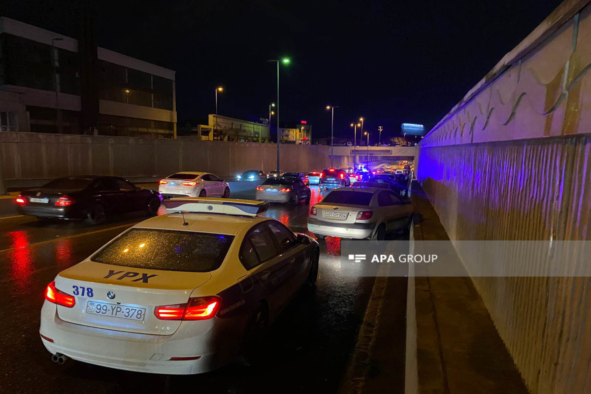 Bakıda 9 avtomobil toqquşub, xəsarət alanlar var - Prospektdə tıxac yaranıb - FOTO 