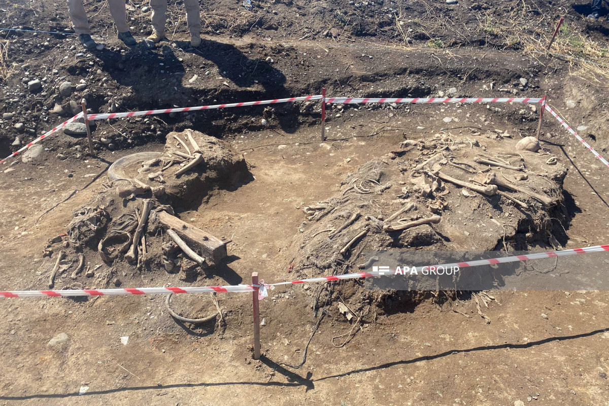 На освобожденной территории в Агдаме обнаружено массовое захоронение - ФОТО 