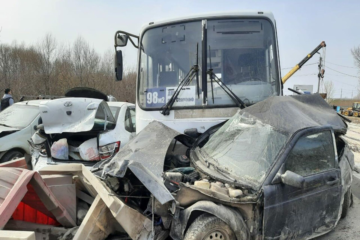 Dağıstanda avtobusla minik avtomobili toqquşub, 9 nəfər ölüb