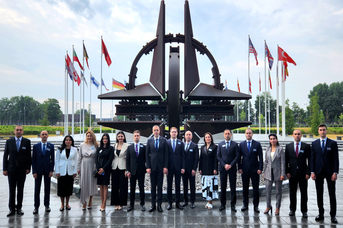 Bir qrup mətbuat və ictimaiyyətlə əlaqələr üzrə nümayəndə NATO mənzil-qərargahında olub