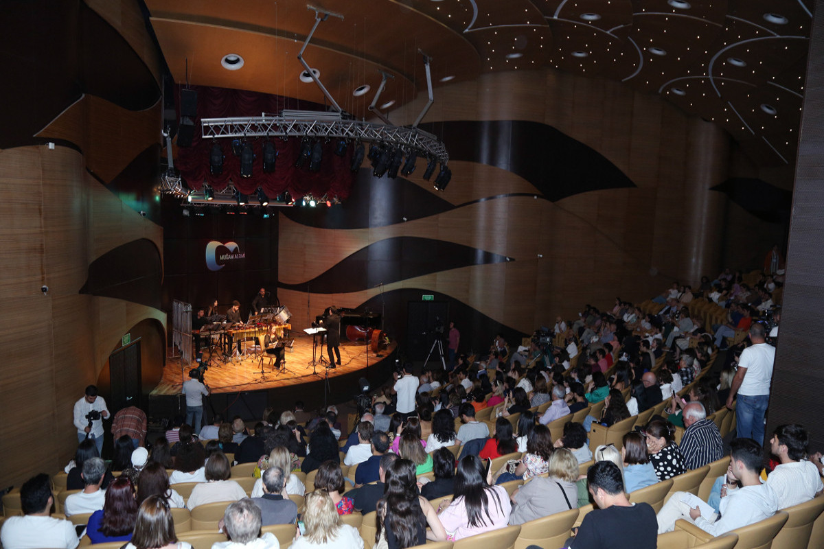 Beynəlxalq Musiqi Festivalının 4-cü günündə  Cadenza Orkestri çıxış edib - FOTO 