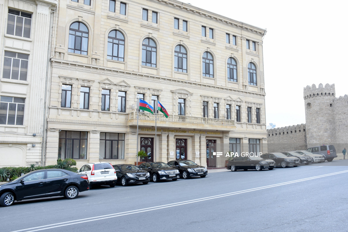 Konstitusiya Məhkəməsinin hakimlərinə aid yaş senzi ləğv olunur