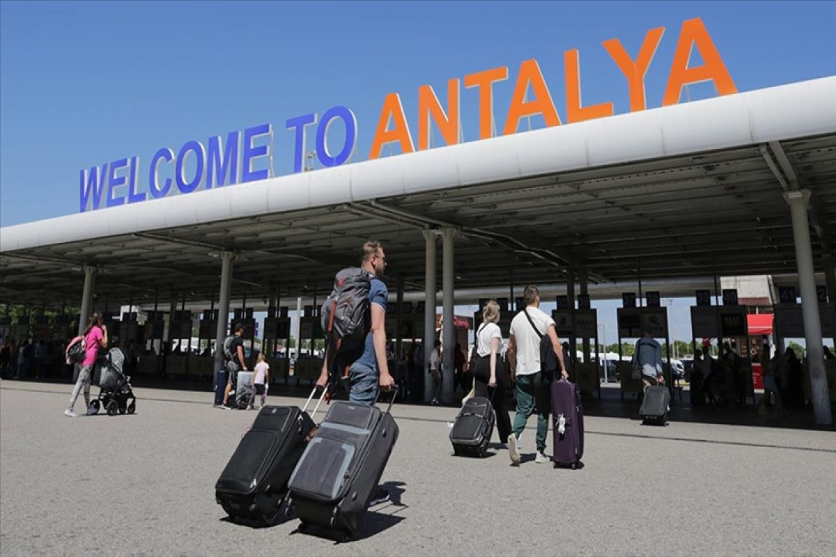 Antalyaya bu ilin yarısında 4,5 milyondan çox turist səfər edib