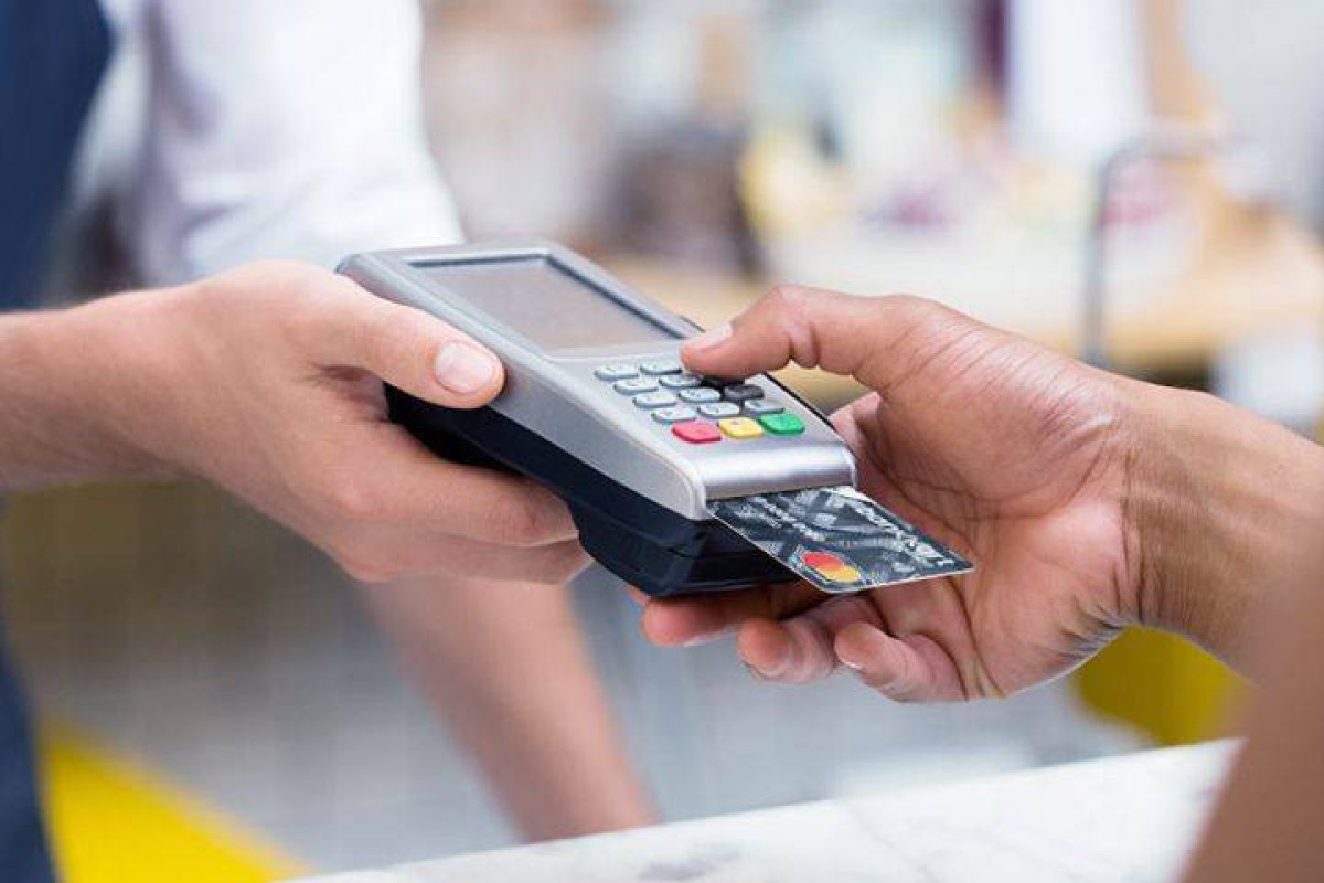 Azərbaycanda bankomatların və POS-terminalların sayı artıb