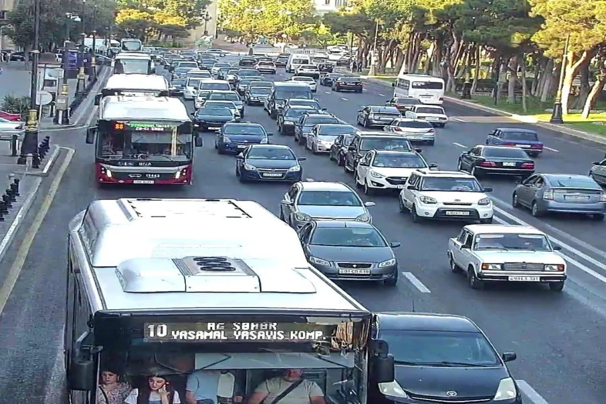 Bakıda sıxlıq olan yollar açıqlanıb - FOTO 