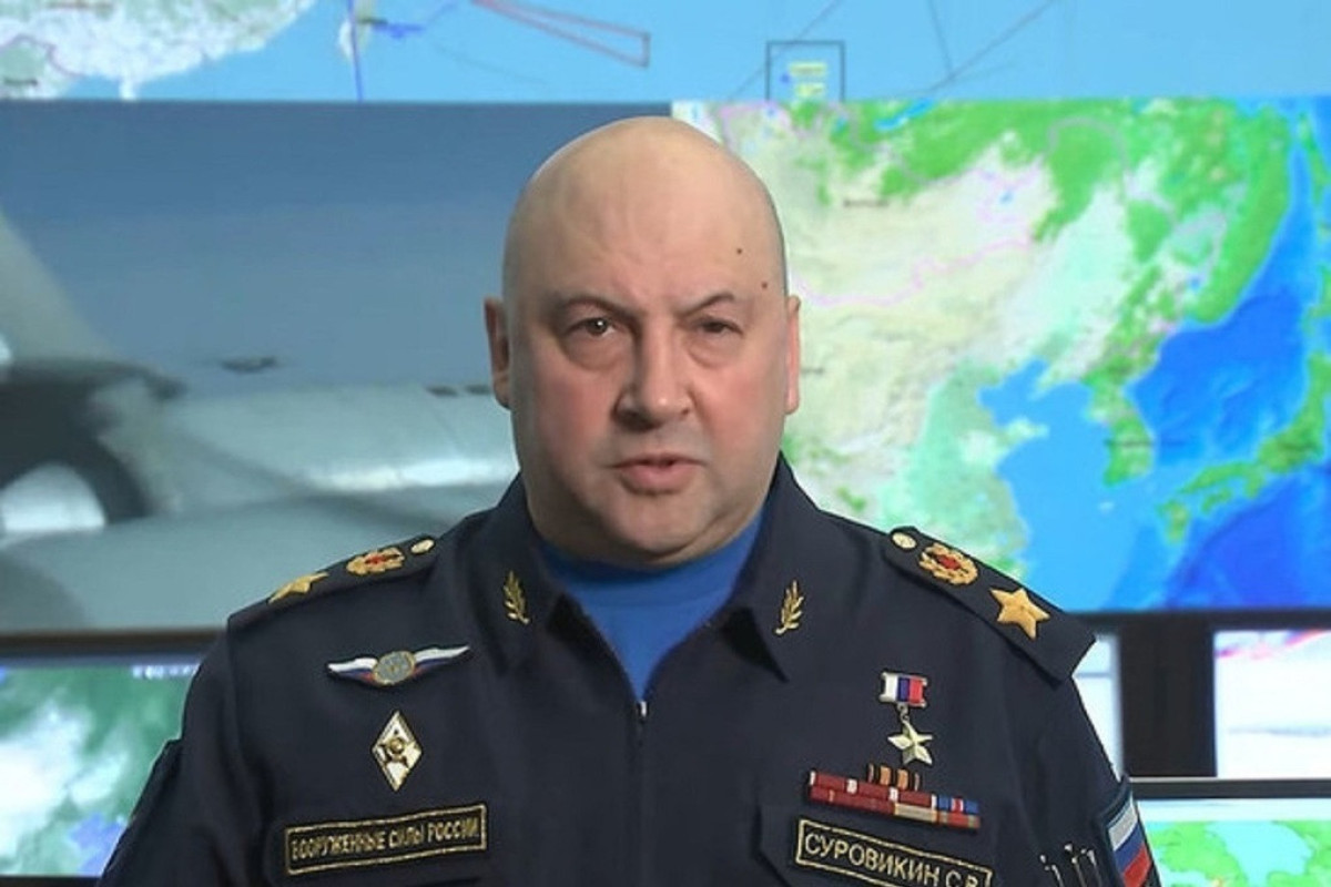 General Surovikin "Vaqner" döyüşçülərini silahı yerə qoymağa çağırıb