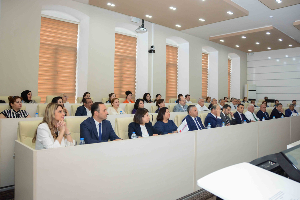 UNEC ilə Kapital Bank arasında yeni memorandum imzalanıb