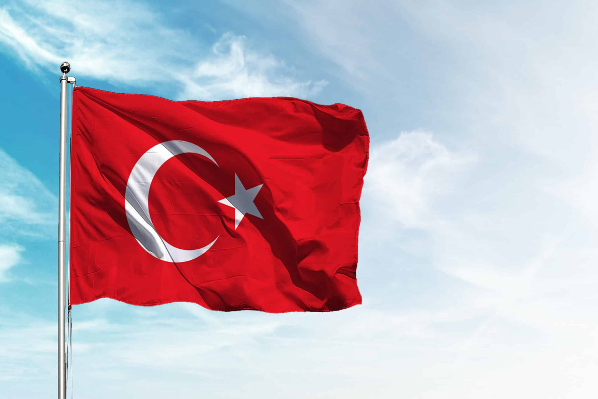 KİV: AKP payızda Türkiyənin yeni konstitusiyası üzərində işə başlayacaq