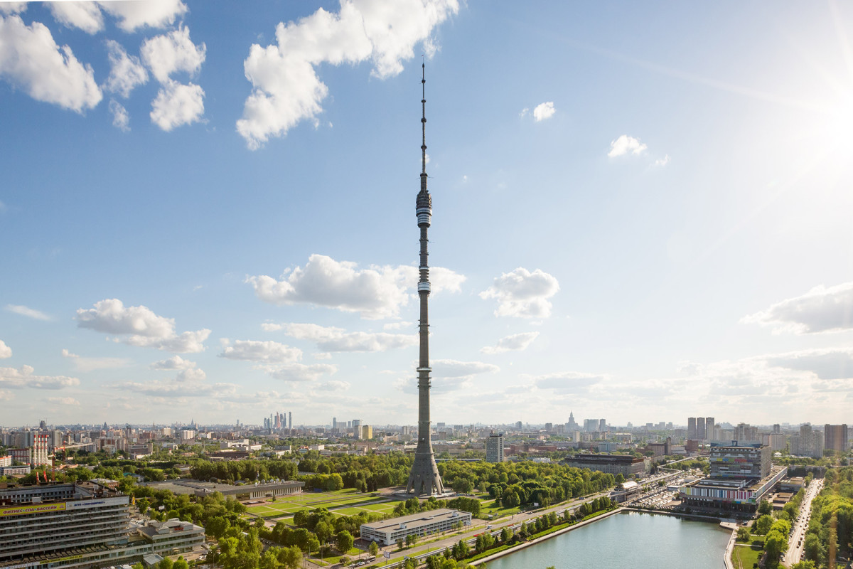 Moskvada Ostankino teleqülləsində partlayış təhlükəsi olub