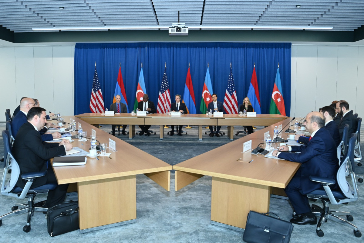 Ceyhun Bayramov Blinkenlə görüşdə Ermənistanın sülh prosesinə maneçilik cəhdlərindən danışıb