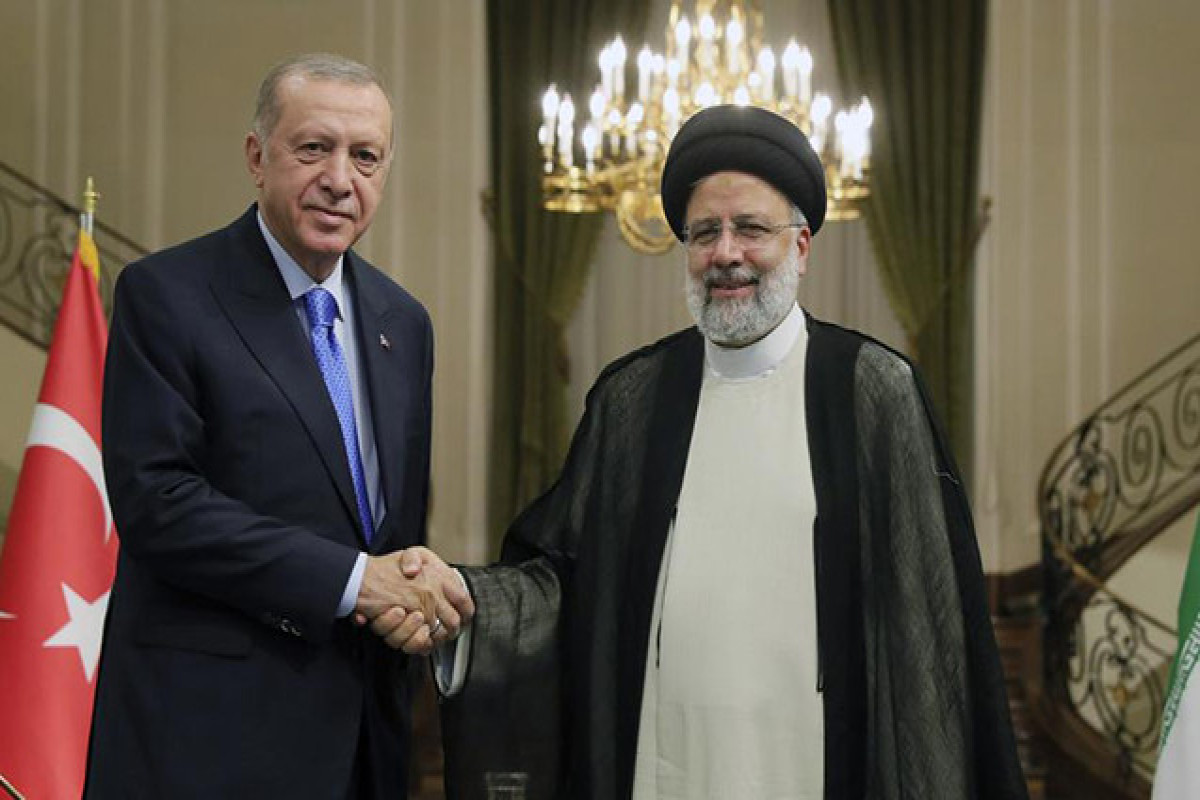 Ərdoğan İran Prezidenti ilə regional məsələləri müzakirə edib